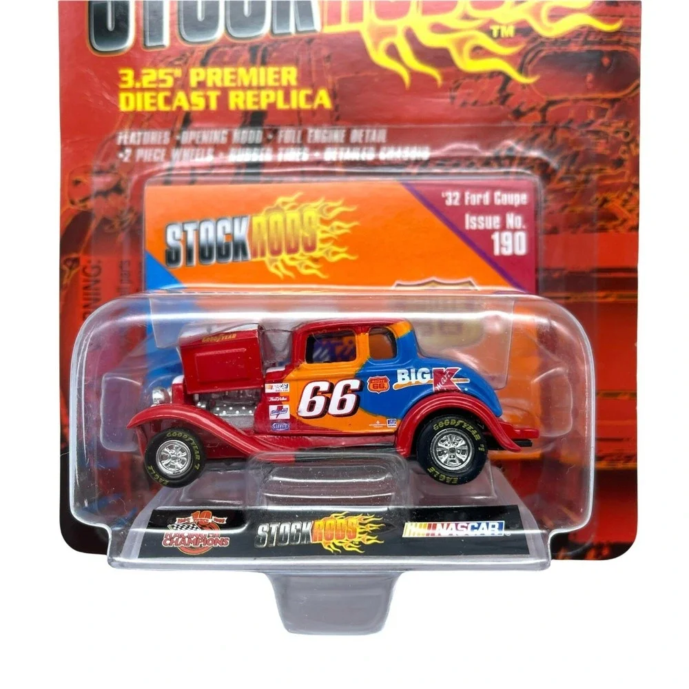 Racing‎ Champions 1932 '32 Ford Coupe Darrel Waltrip Big K-Mart Car Red 1/64